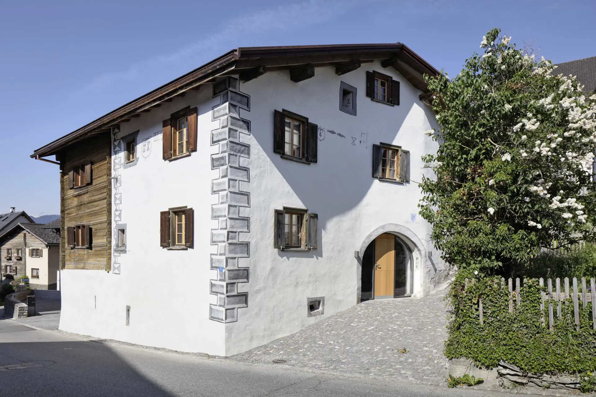 03_Sanierung und Umbau Wohnhaus Canossa mit Stall_Via principala Laax